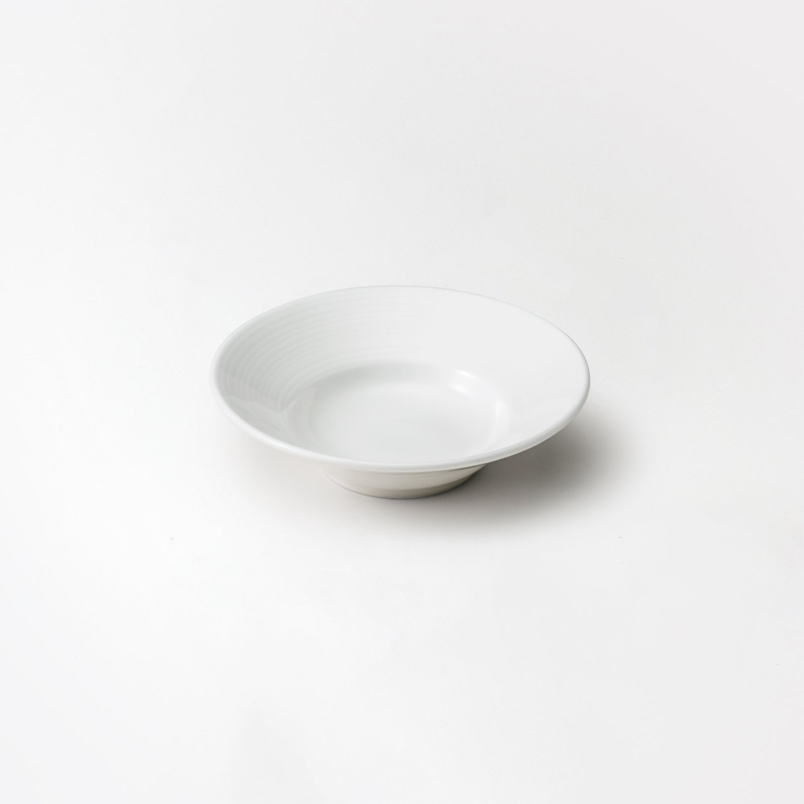 白いブランド食器｜9.5cmリム小皿｜EXQUISITE｜ニッコー公式オンライン 