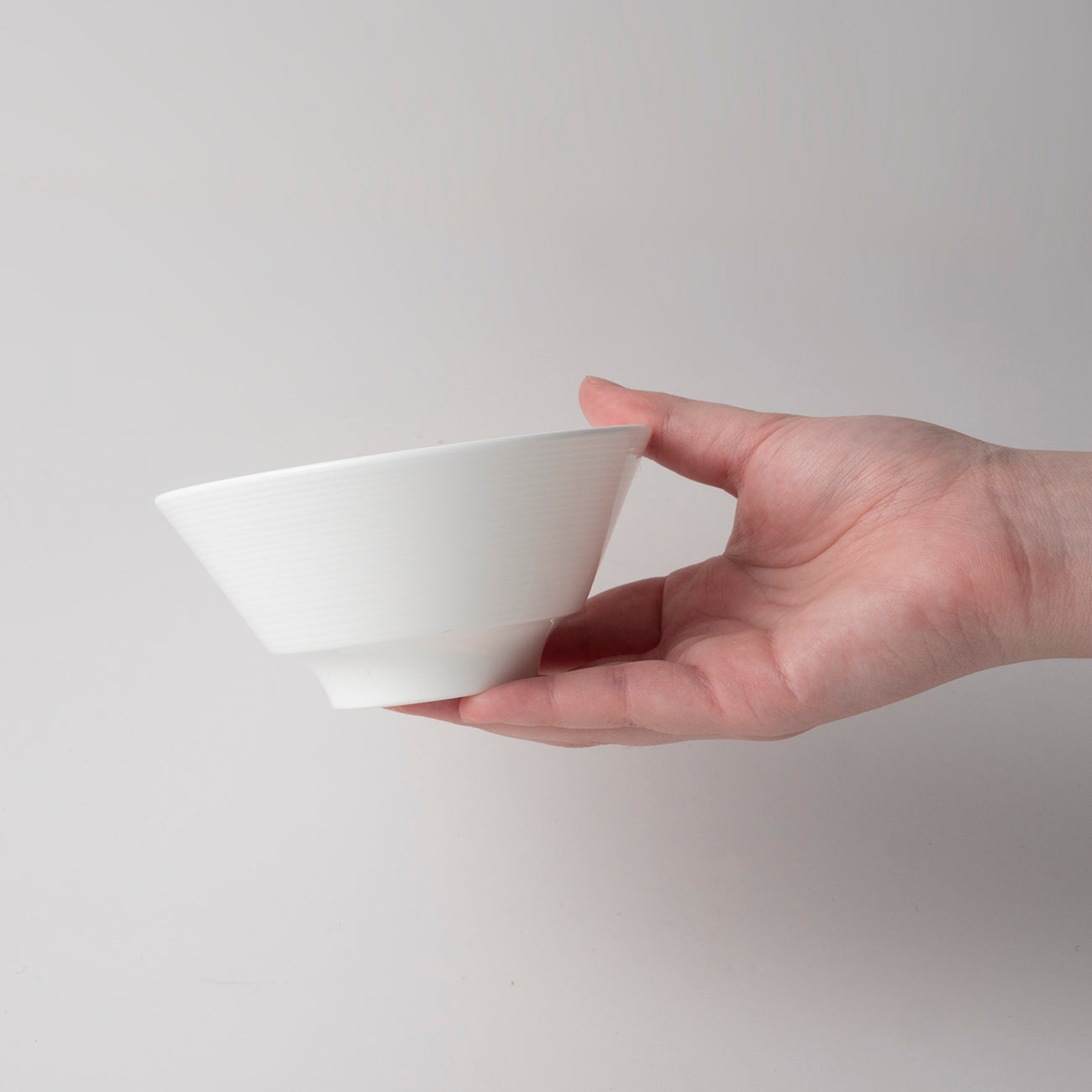 白いブランド食器お茶碗｜ペア11.5cm高台ボール (255cc)｜EXQUISITE 